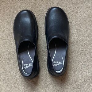 Dansko Women’s Classic Black Loafers